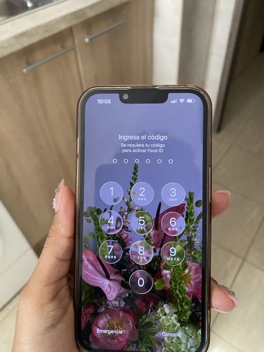 iPhone 13 – Stare Excelentă – Fără Lovituri – 100% Funcțional