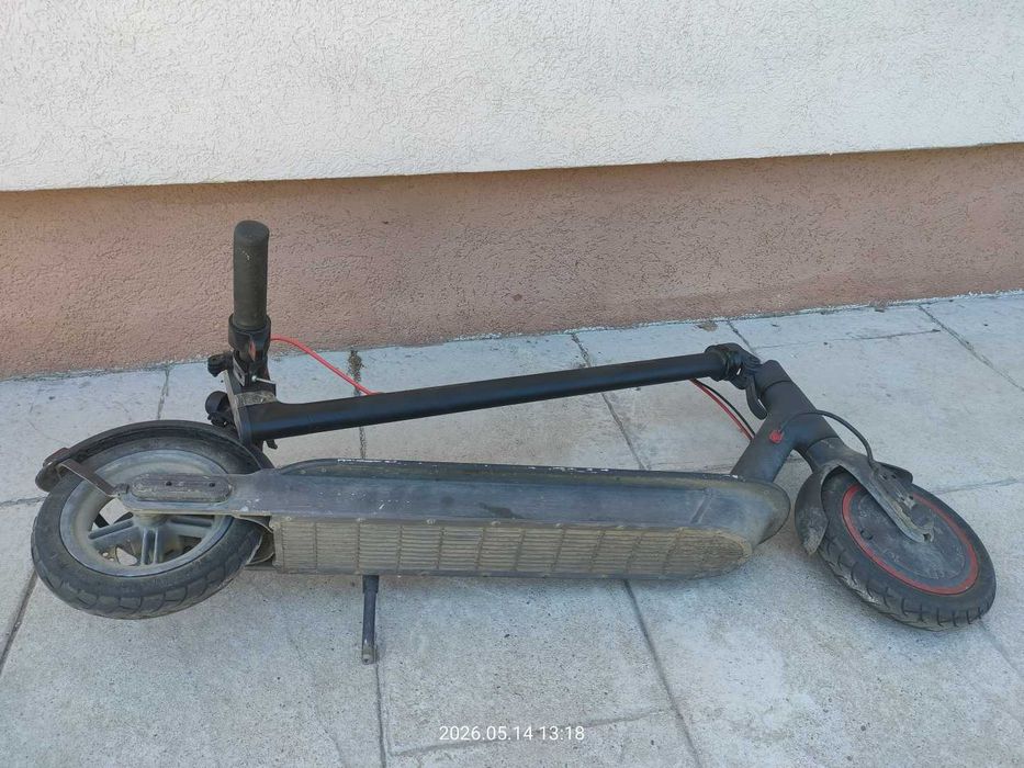 Trotineta electrica Xiaomi Mi Electric Scooter Pro (bateria are 2 din 10 celule defecte)