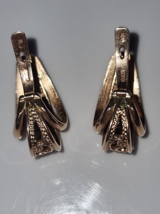 Золотые серьги 583 пробы