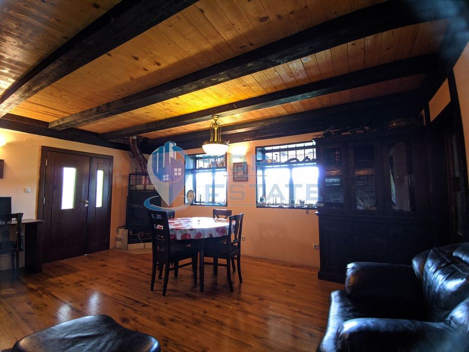 Продава се Къща в Елена - 1200 кв.м за 375 €/кв.м - Снимка #9