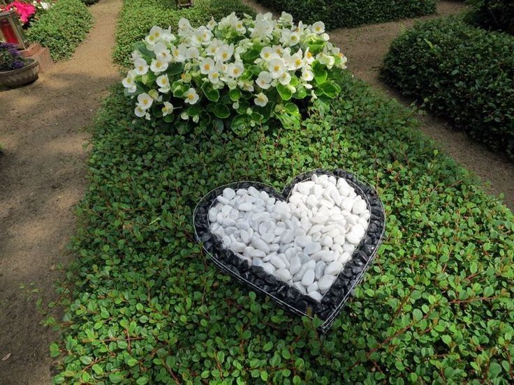 Декоратция из белый камни