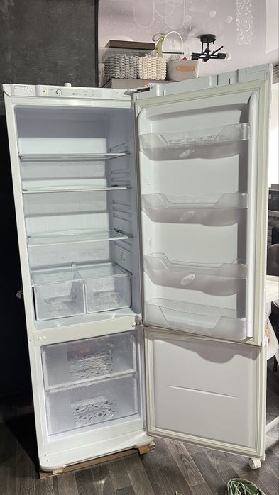 Холодильник Бирюса 132