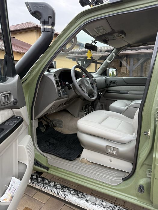 Nissan patol y61 lung autoutilitara 4 locuri