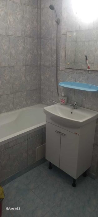 Închiriez garsonieră