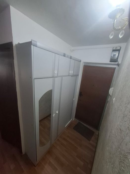 Продам шкаф-купе в прихожую б/у с антресолями