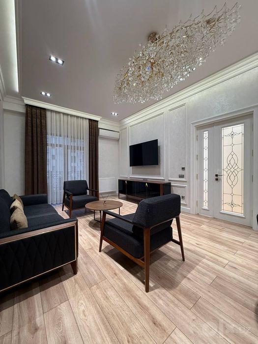 3-комнатная квартира 100 м², Шайхантахурский район, 3 этаж