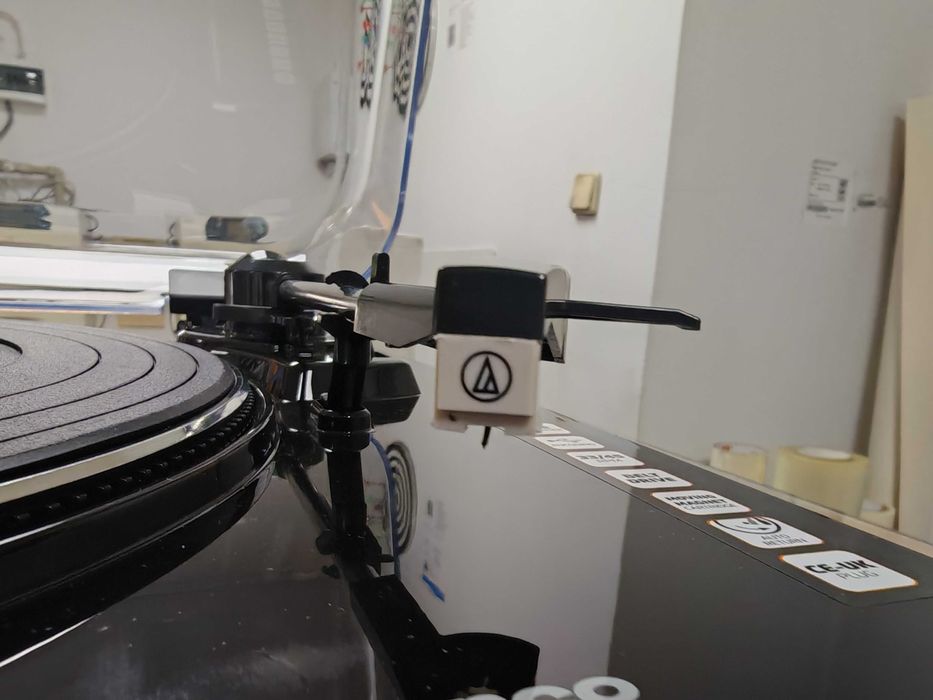 Lenco LBT-120BK грамофон с Bluetooth и USB запис – Audio-Technica