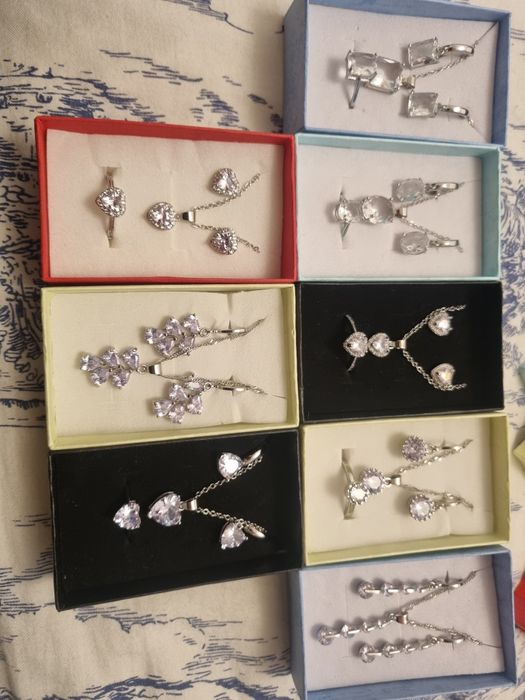 Seturi de argint 70 de lei bucata fără inel, 90 de lei cu inel