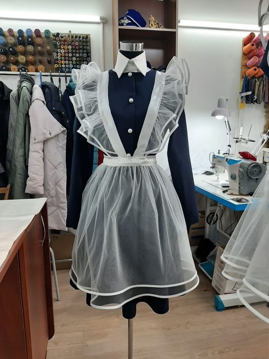 Продам школьные фартуки разных моделей.
