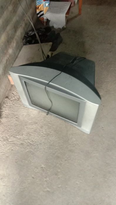Продаюся Нерабочие 2 тв.  LG . JVC.