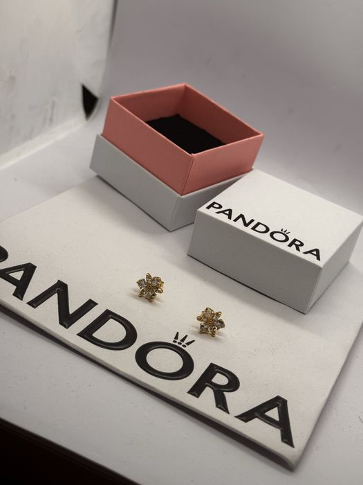 Пандора обеци Pandora
