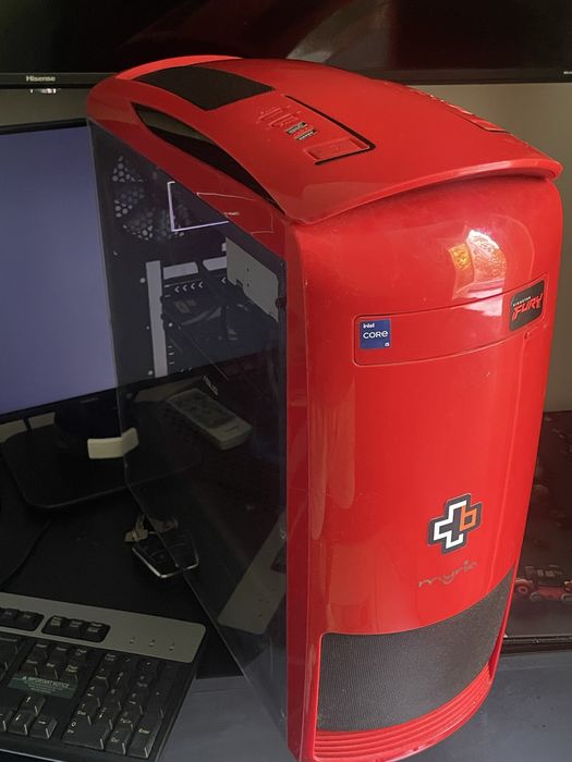 Vand pc gaming usor negocioabil