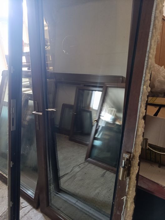 Ușa termopan cu toc aluminiu