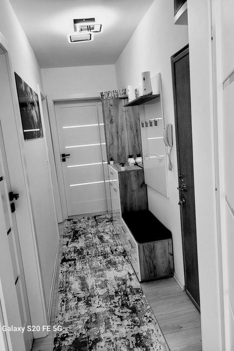 Vând apartament 2 camere Semaforului