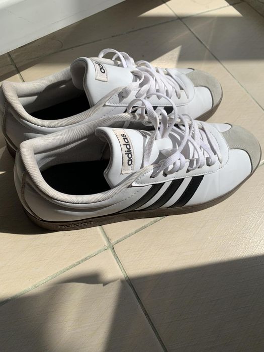 Оригинални обувки Adidas бели VL Court