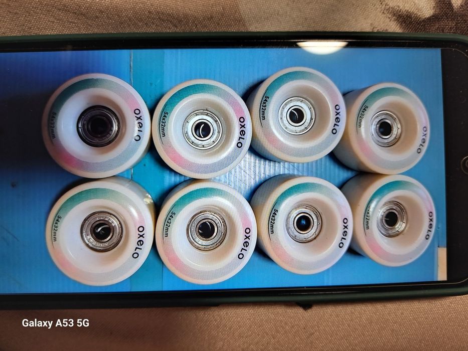 Колела за ролери и ролкови кънки.