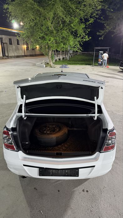 Chevrolet Cobalt 2025 — 4