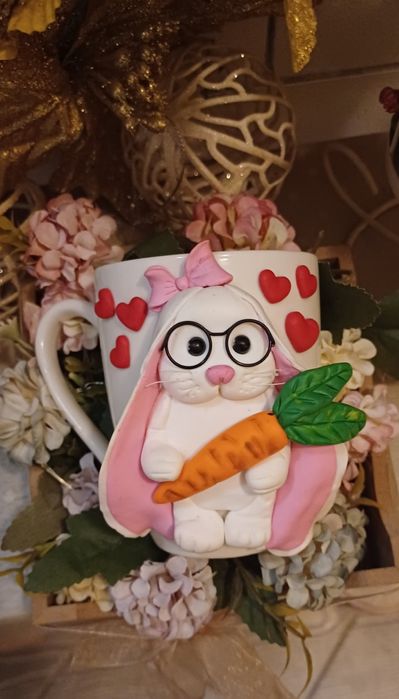 Ръчно декорирани чаши с полимерна глина за вашите празници.