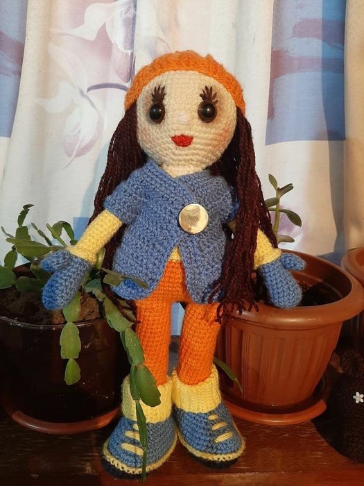 Кукла вязанная ручной работы