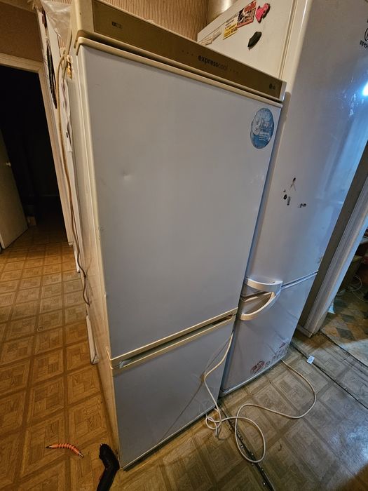 Продаю холодильник LG express cool