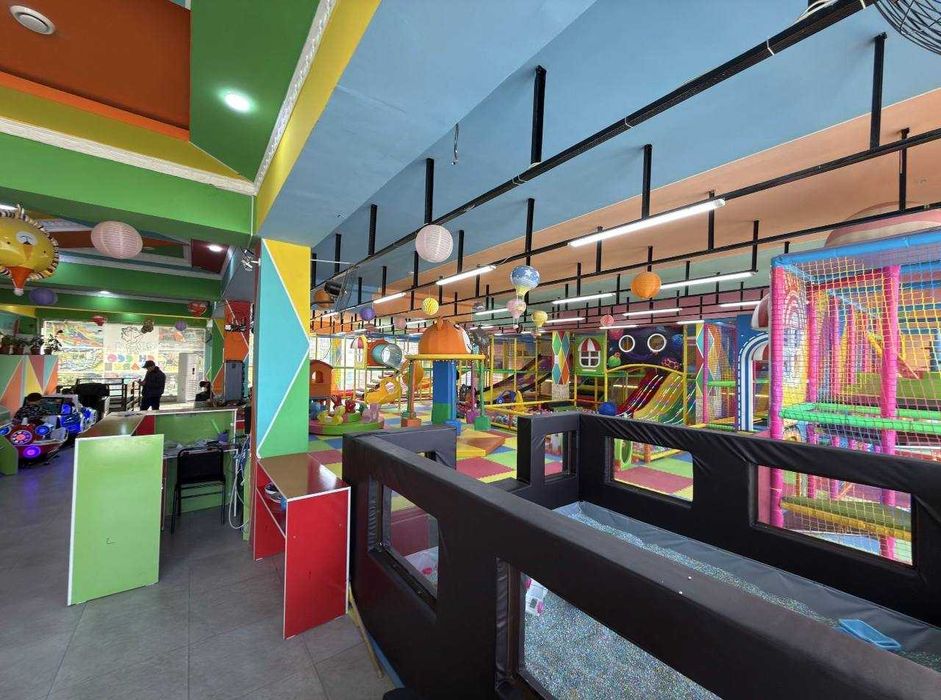 Bulung'ur tuman markazida joylashgan 400 kv.m Noturar Bino Sotiladi.