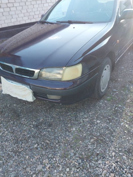 Продам машину Toyota Karina E