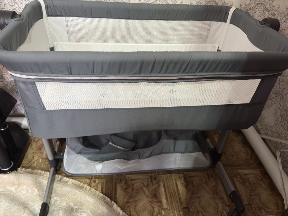 Детская кроватка-манеж