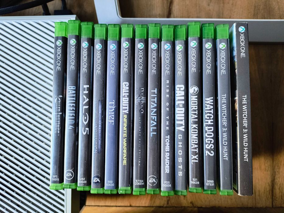 Xbox One, Alb, 500GB + 2 controllere + 13 jocuri – stare IMPECABILĂ !