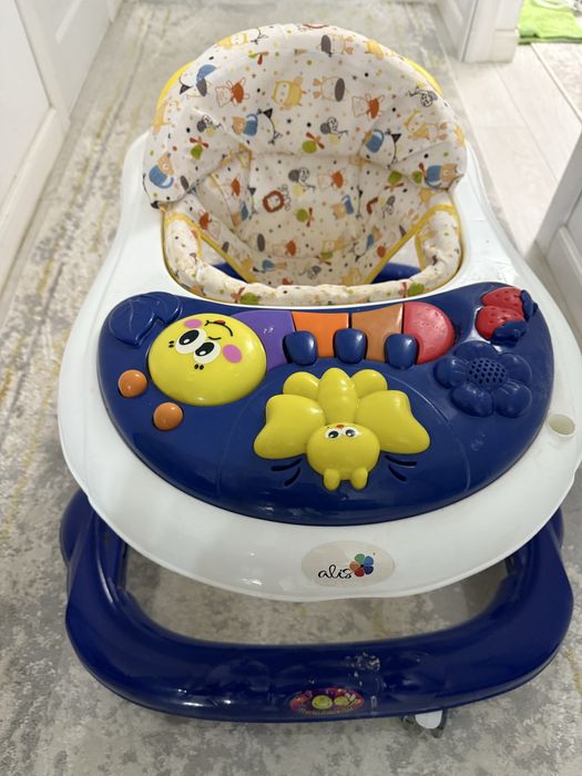 Ходунок универсальный,в отличном состоянии