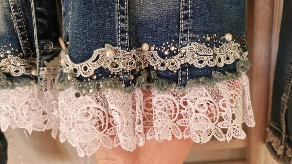 Geaca de blugi cu dantela