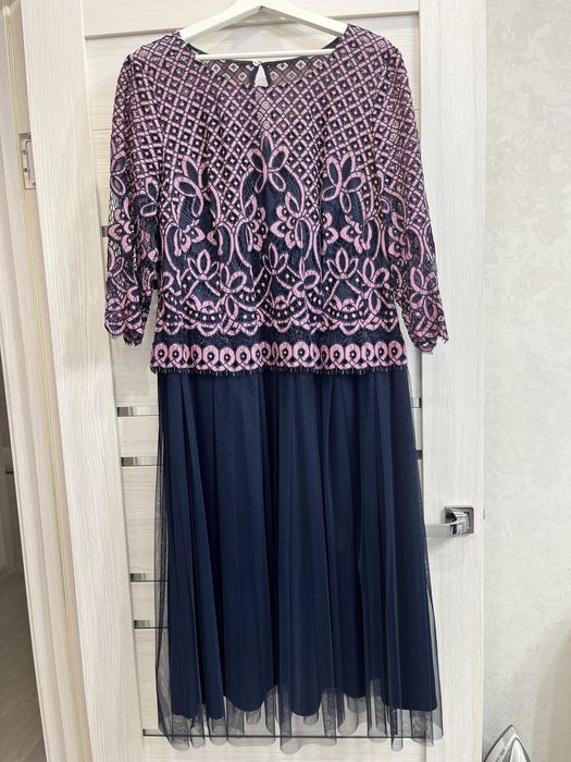 Продам платья 52-54 размера