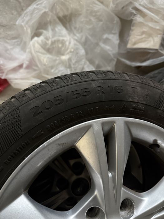 Джанти форд 16 със зимни гуми