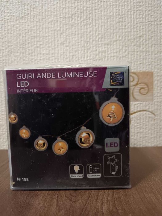 LED гирлянди с къщи,звезди,метални топки.Фигурки Тукан,Арт сърца,цветя