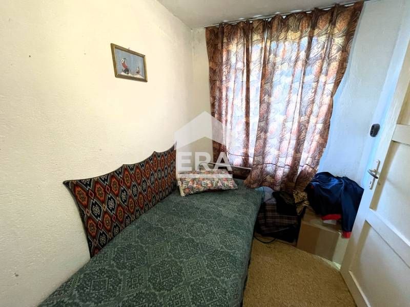 Вила с двор в кв.Прилепци