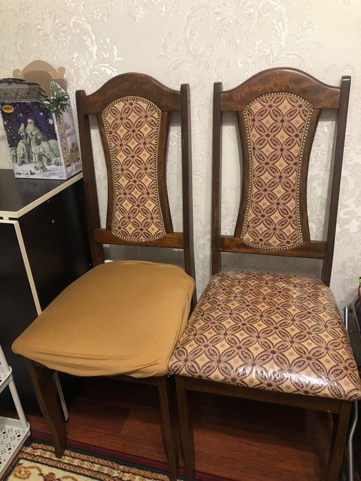 Стол для гостинной