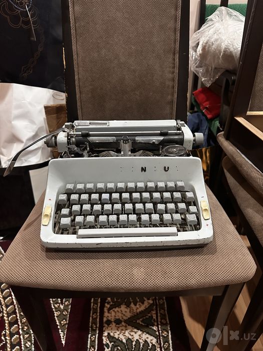 Печатная машинка Consul Model 221 (Винтаж, Чехословакия)