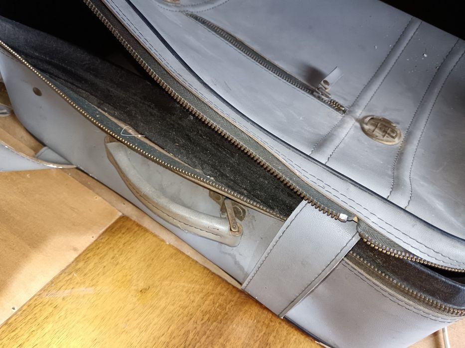 3 geamantane vechi preț lot