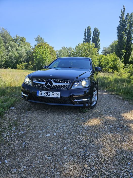 Vând Mercedes C250