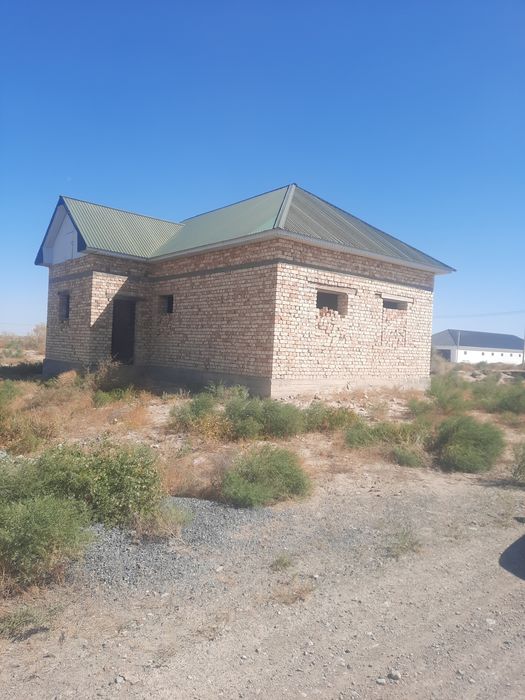 Продам времянку Байтерек 3