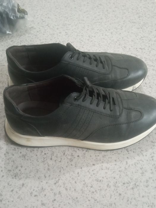 Продам мужскую обувь