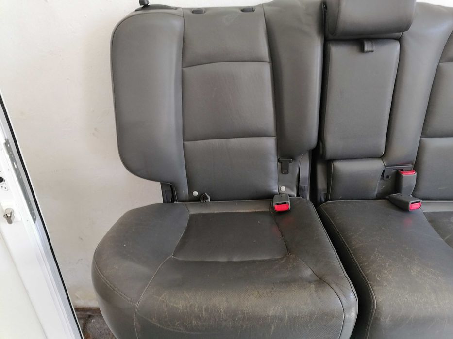 Продавам кожени седалки от Hyundai Santa fe 2003г.