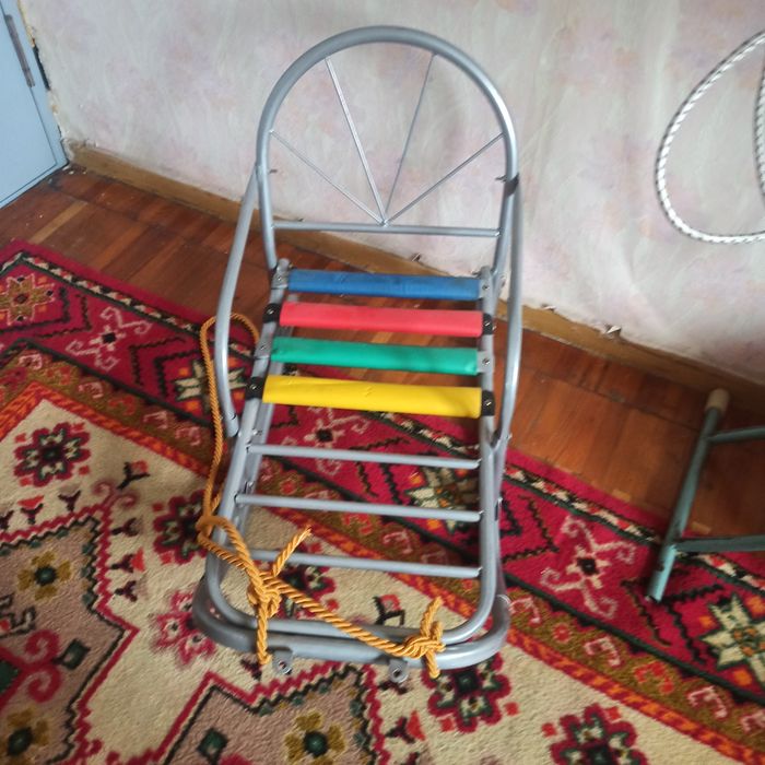 Детские санки для зимних катаний