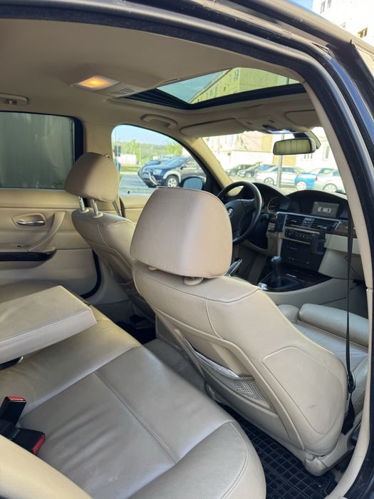 BMW Seria 3 E90 320i