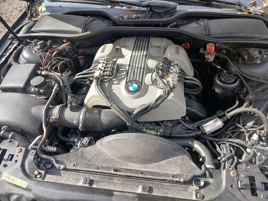 BMW 735 i, 2002 г на части