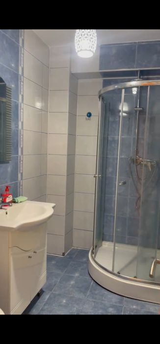Închiriez garsoniera