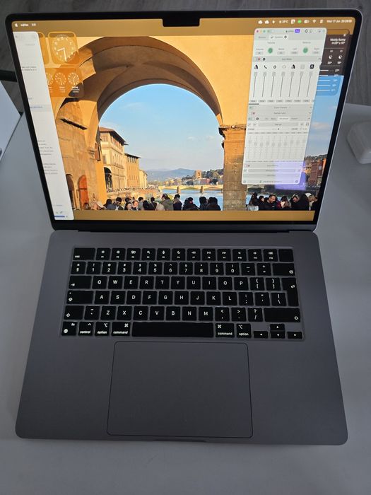 Macbook Air 15-inch, M3, 16GB RAM, Space Grey
