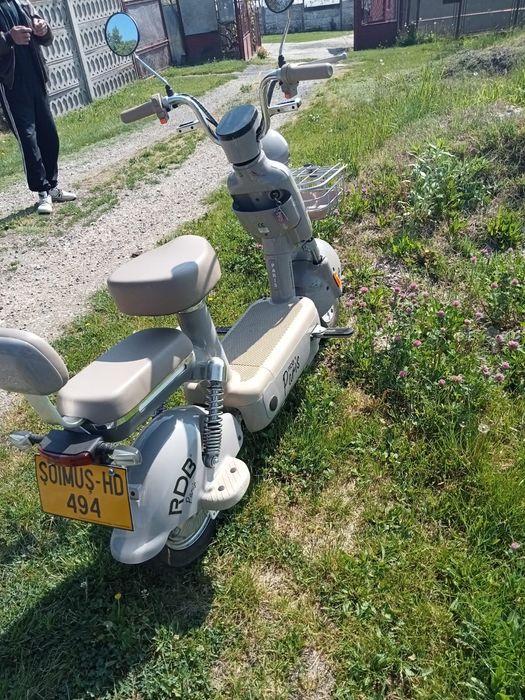 Vand scuter electric