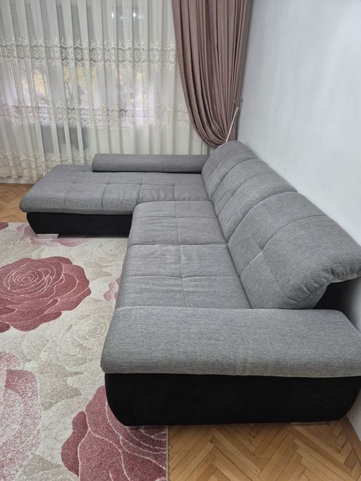Vând  canapea  fără  ladă cu tetiere reglabile