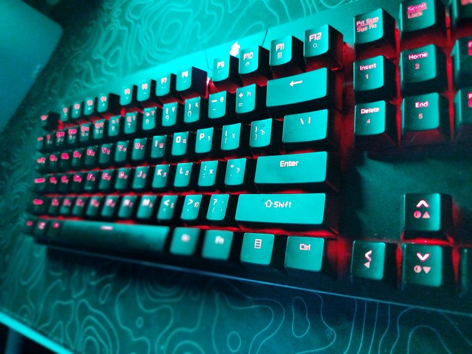 Механическая клавиатура RGB