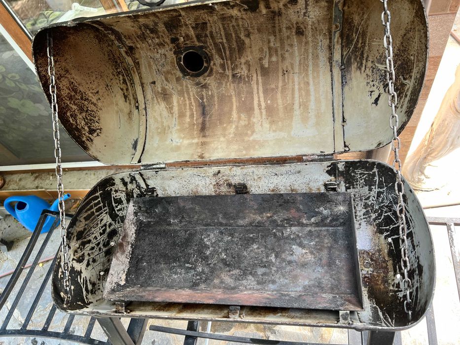 Барбекю на дървени въглища